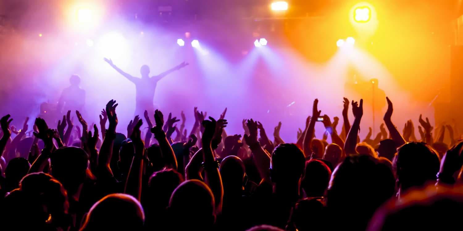 I go to a lot of concerts, whether they’ve been for work or fun. I’m pretty well trained on the certain unspoken rules about concerts. If we all just lived by these little rules then I’m sure the concert-going experience would be way more enjoyable for all of us.