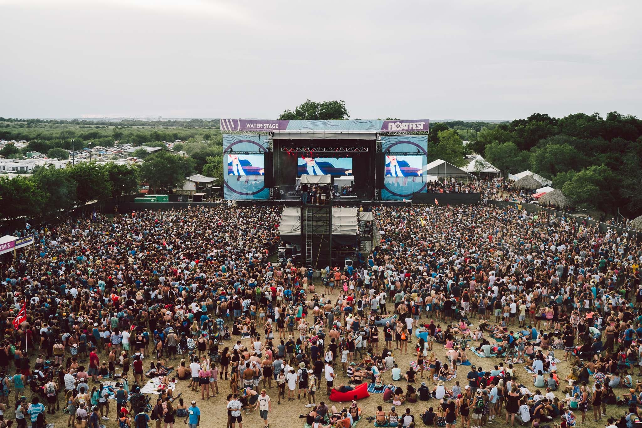 When I set out for San Marcos on Saturday, I expected to have an amazing time, hang out with friends, drink, enjoy the music, and have a really memorable experience in a beautiful area. That’s far from what I got at Float Fest.