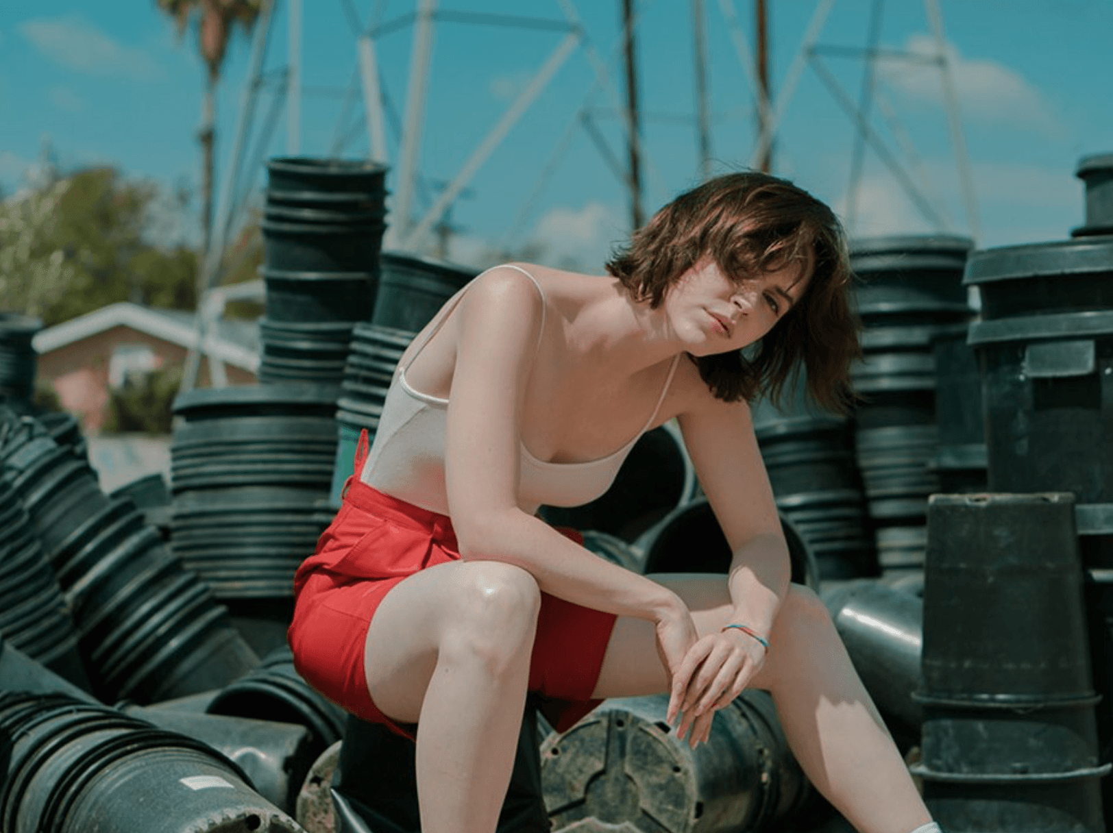 Jessie Munro’s latest EP may be one of my favorites this year. It perfectly combines classic sounds with a modern twist, but more impressively, she made the EP with the help of her ex, the same ex the EP is about. If that seems crazy, it is, but nothing has made more sense to me. Sometimes the
