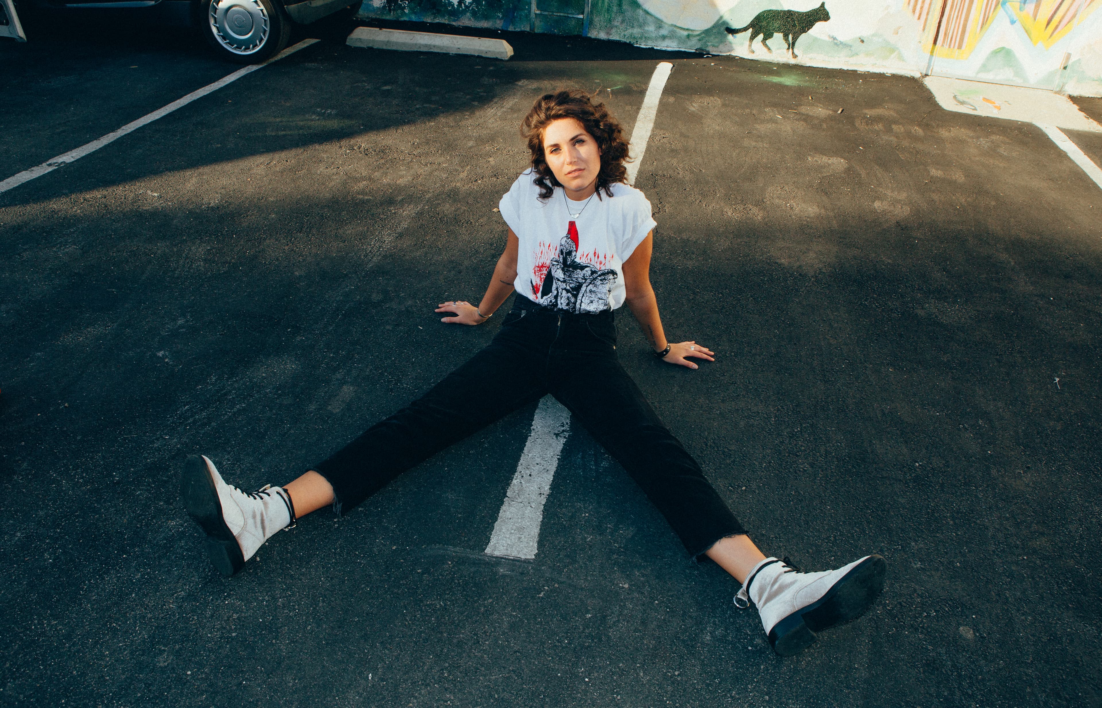 Leah Capelle is fearless. Her songs recent songs “Docs” and “Settle Down” show that she isn’t worried about putting feminism into her music, and that’s something we can get behind. Leah is honest with her experience and there’s nothing holding her back. How did you get started in music? I was