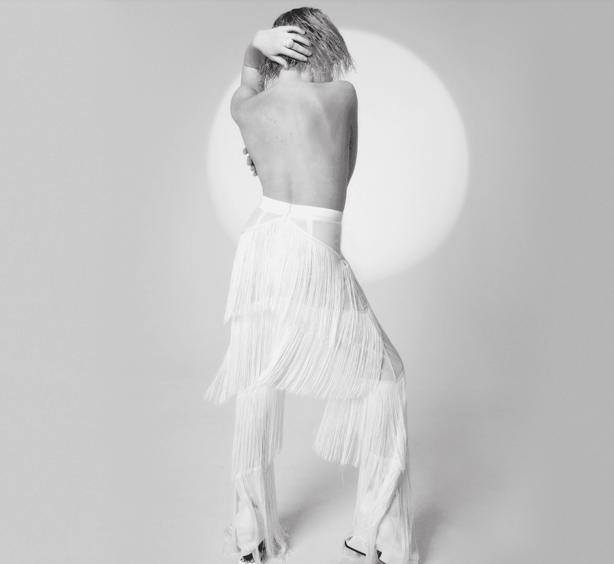 My first introduction to Carly was the summer of 2012 when “Call Me Maybe” came out. Like the rest of the country, I was caught in the trap of catchy lyrics. When Kiss was released, I realized her songs had more dimension than just a catchy tune about finding someone attractive and wanting to get