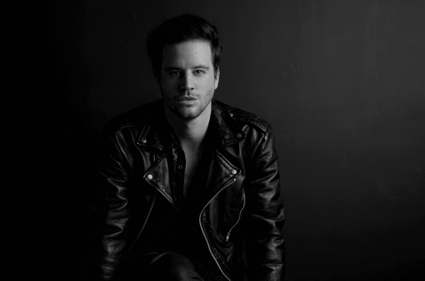 Ben Hazlewood’s gorgeous voice has always stood on its own, but with “Grave Relief” he brings a new layer to his music. The song is deeply personal but important for his fans, and everyone, to hear. Tell me about your song “Grave Relief” what’s the story behind it? Ben: Grave Relief is a song about