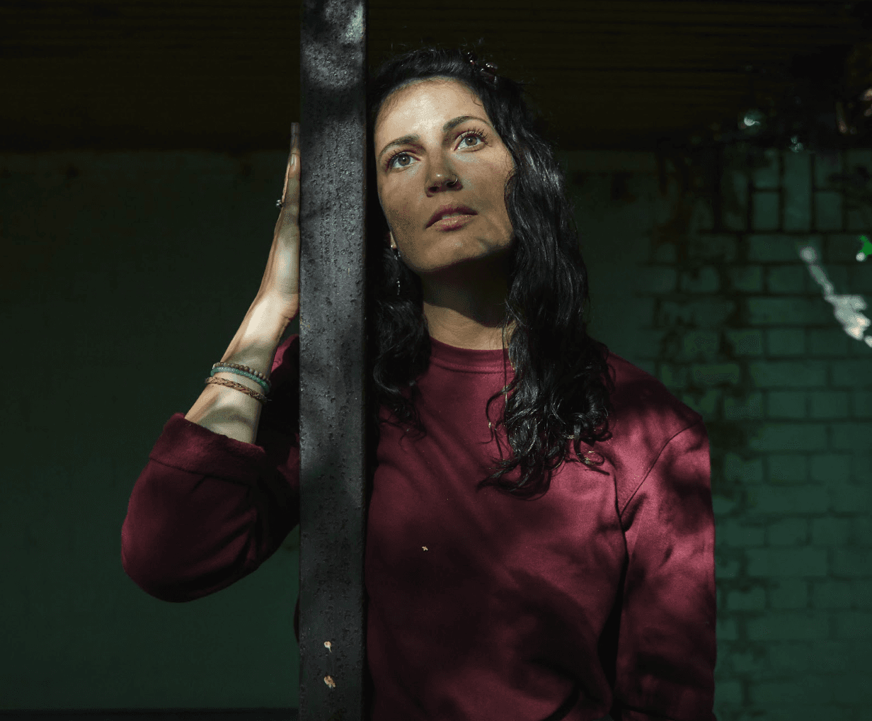 Freda James is all about empowerment. From her all female band to her lyrics, her music is all about lifting women up and the perfect soundtrack to self discovery. Part of that stems from her own self discovery journey when she created her EP. Her music is incredible and it was so amazing to talk