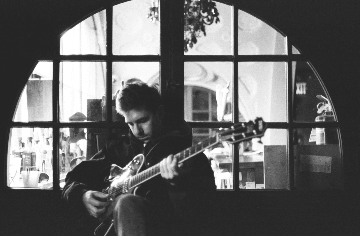 Moah is the experimental dream-folk solo project of Plastic Picnic’s bassist Marshall Hunt. Now based in Brooklyn, Hunt grew up all over the Pacific Northwest and has been making music for years—learning piano at age 4, playing in band in middle school, and eventually picking up guitar and bass in