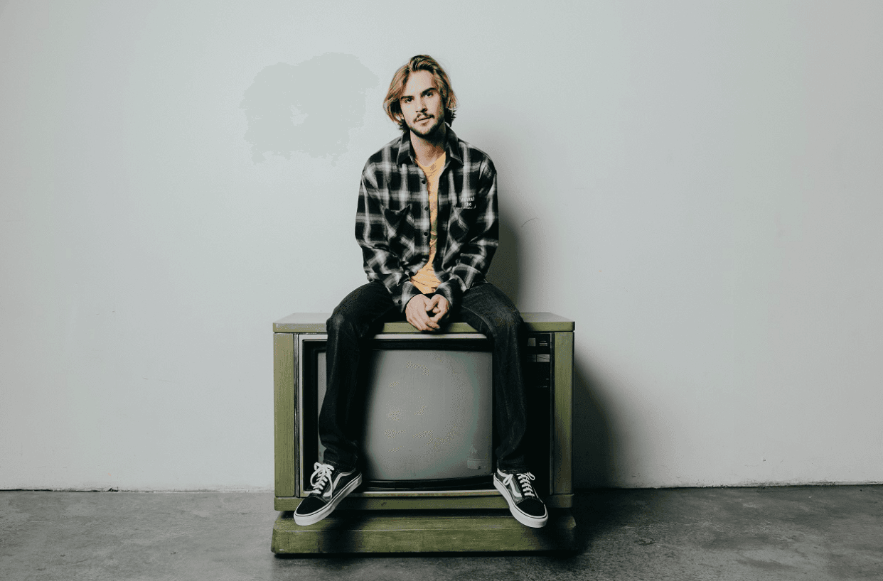 RYDYR is Cole Pendery’s chosen artistic moniker —a respelling of his mother’s maiden name “Ryder.” He ultimately settled on the palindrome “RYDYR,” meaning you can spell it the same way forward and backward and represents how he is the same inside and out. We got to talk to him about his latest