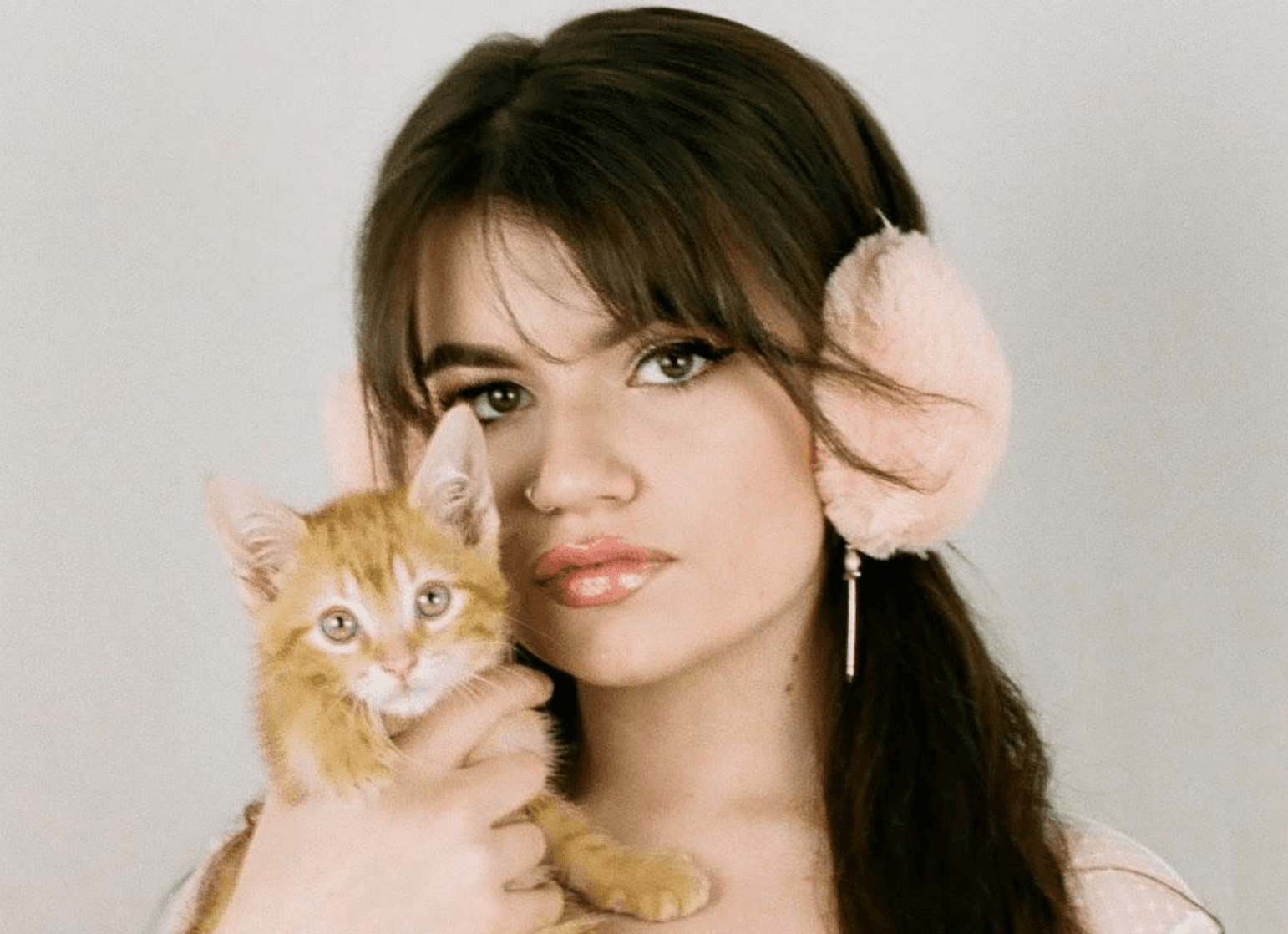 MINOE’s sound blends modern with nostalgia in the most perfect way. You can feel the wide range of inspiration through her mellifluous voice and that sense of vulnerability that permeates through her songs. MINOE is an essential worker, taking care of animals, and has been working through the