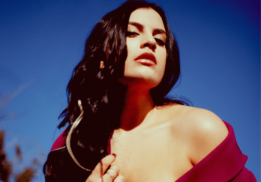 Pop singer-songwriter Tayler Buono is telling it like it is with her new single, “Screen”, out this Friday, along with her self-shot music video. “Screen” oozes cool pop vibes, with a matching aesthetic in the video, but its central theme focuses on the detriments of social media. “Screen” delves