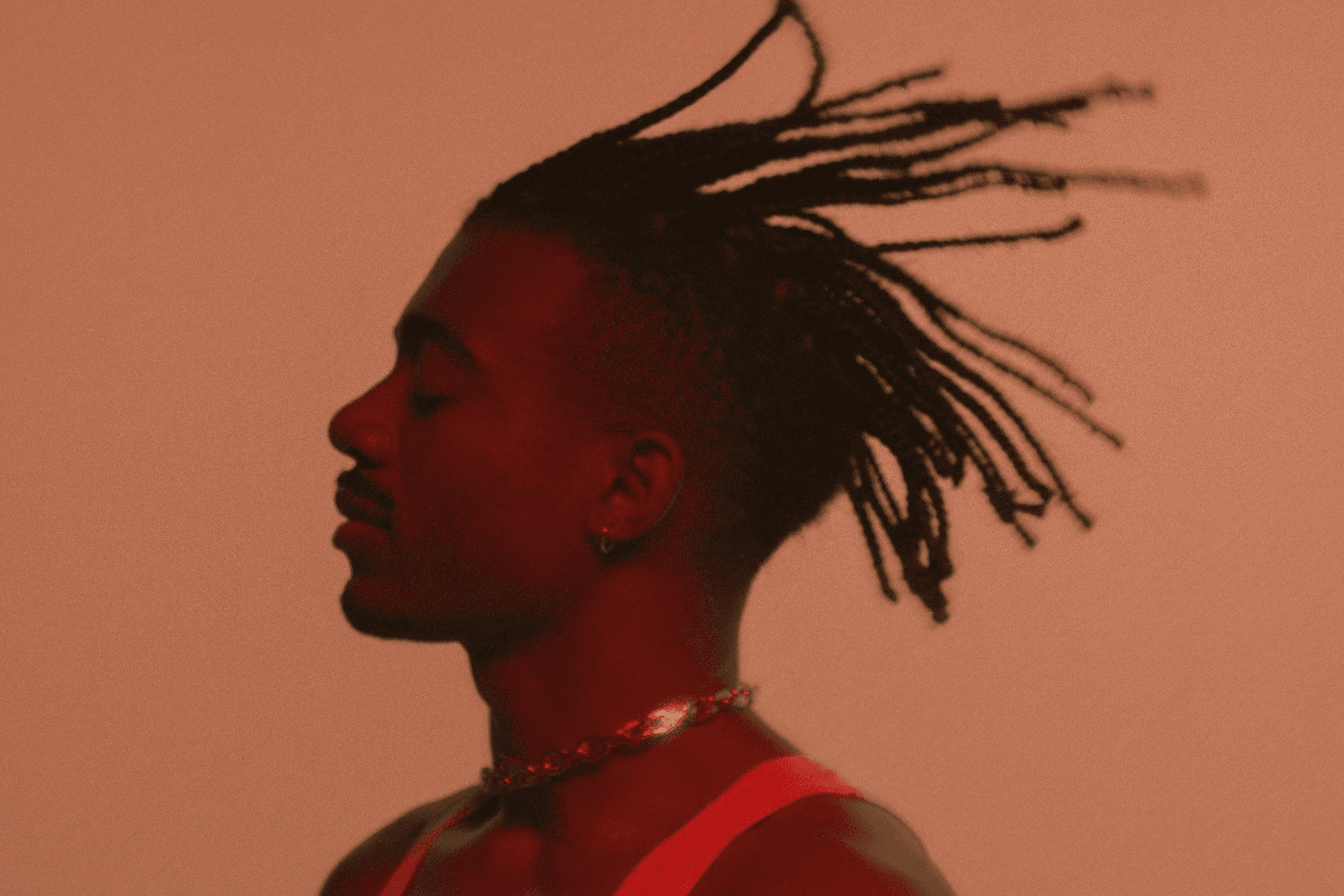 Bronze Avery is one of those artists that just instantly captivates you, his vision for his music feels like a painting with each part perfectly complimenting the rest. The amount of detail that goes into each track is just incredible, it’s like he’s allergic to the idea of generic. We talked to