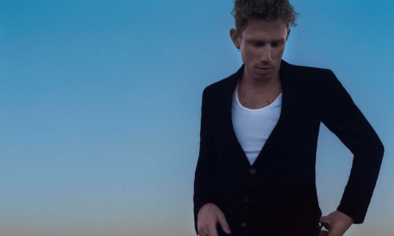 My first experience with Swedish pop singer/songwriter Erik Hassle came (ironically) with my first heartbreak. His debut album, Hassle, came with the single “Hurtful” and I’d be lying if I said I didn’t blast to that for months. Let’s fast forward seven years later, and I was able to catch up with
