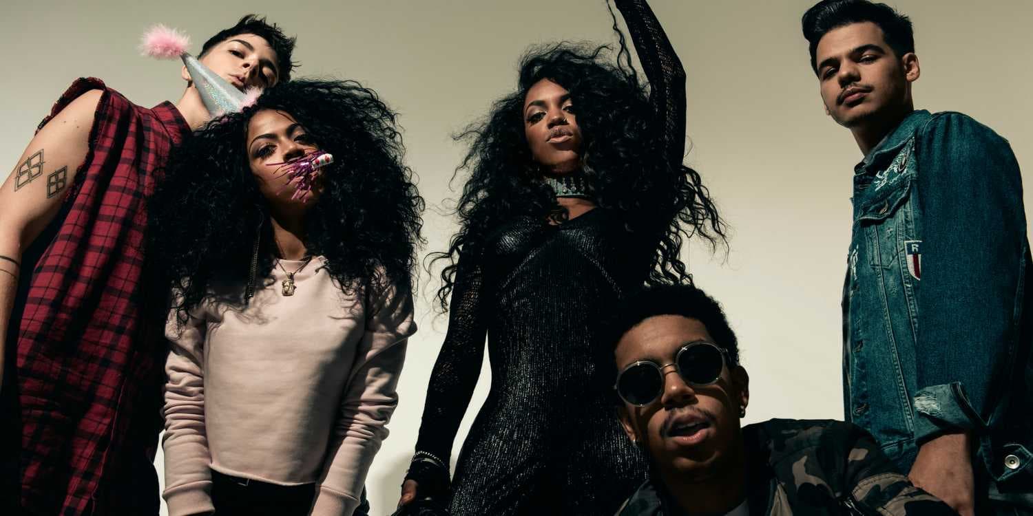 If you haven’t gotten a chance to see Brooklyn-based band, The Skins, live you’re truly missing out. The group is made up of siblings Bayli (singer), Kaya (bassist) and Reef (drummer) McKeithan, along with guitarist friends Daisy Spencer and Russell Chell. All are graduates of the School of Rock