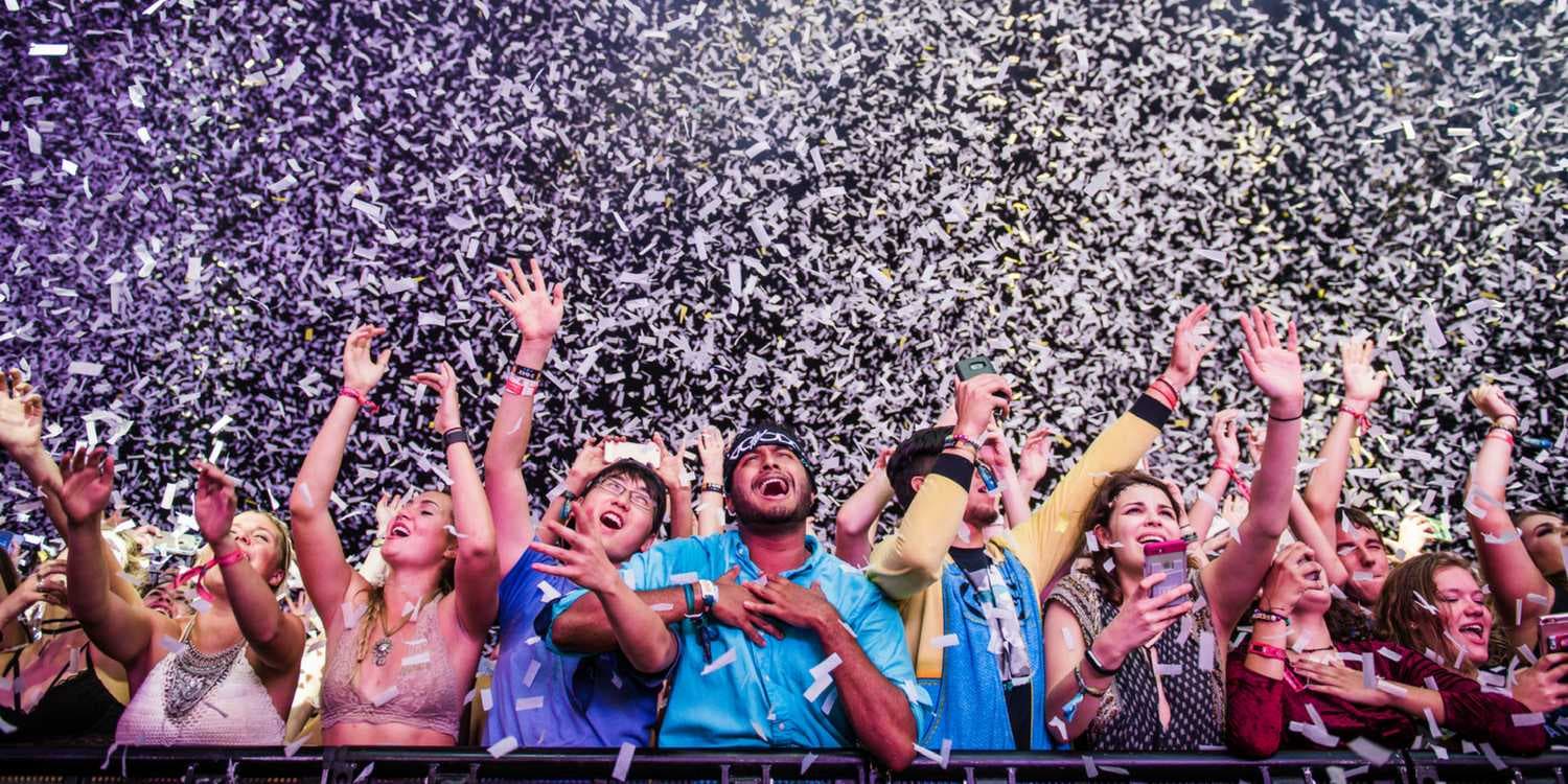 I’ve been Instagram-stalking Katrina Barber for a long time now. Seriously, these are some of the most beautiful photos I’ve ever seen. She just knows how to capture a moment, whether it’s a portrait of an artist, the crowds at a festival, or the show itself.