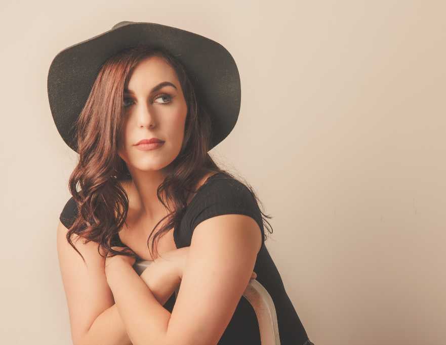 Shayna Leigh Gives Us The Casual Dating Songs That We’ve Always Needed