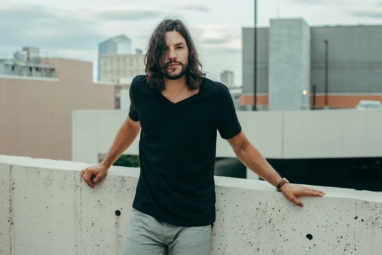 Craig Stickland has worked hard for his music career, his work ethic is one of the most impressive things about him. His song “Warning” is so relatable and it’s obvious how talented he is when you watch him perform.