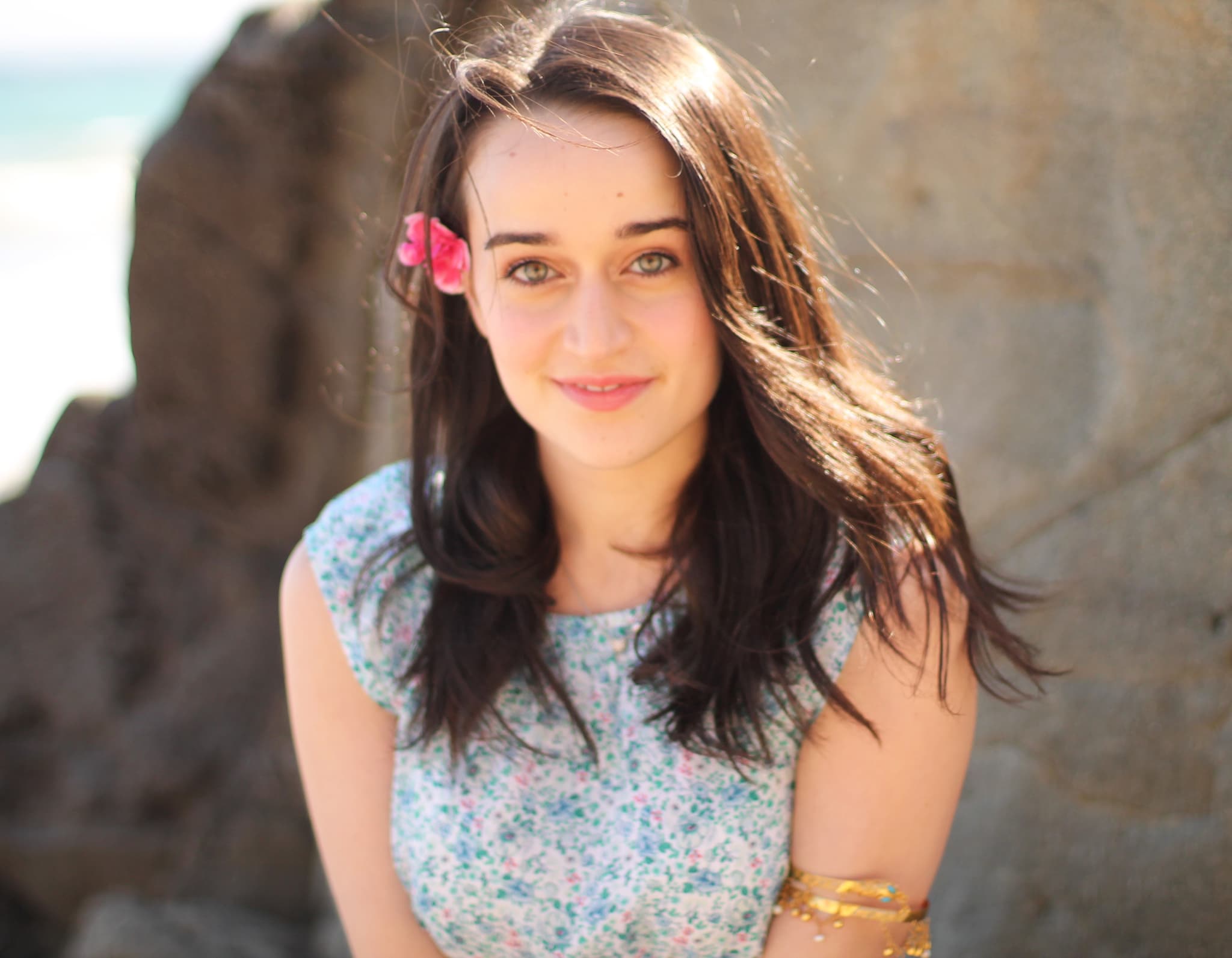 Sydney Alton’s sweet voice could captivate any listener, her covers have been going viral and it’s clear that it’s taking her places. I talked to Sydney about her big move to LA, what inspires her, and her best advice for getting into music.