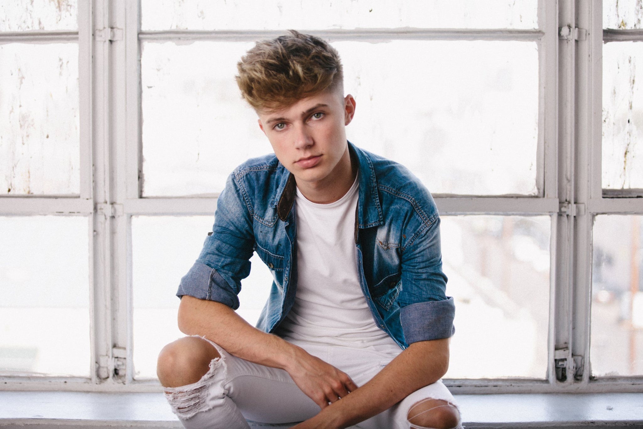 HRVY Wants To Talk To Ya