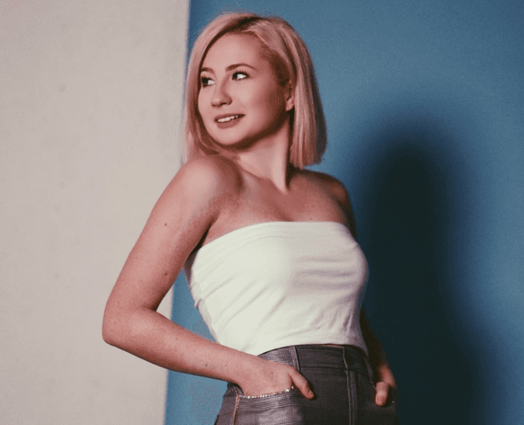 Kat Saul’s voice is moody and sultry all in one. Her latest, “Middle Name” is about reaching a new level with a significant other in an emotional sense. It’s catchy and just in time for your Valentine’s Day soundtrack. Seriously, it was so refreshing to speak with Kat and talk about this single.