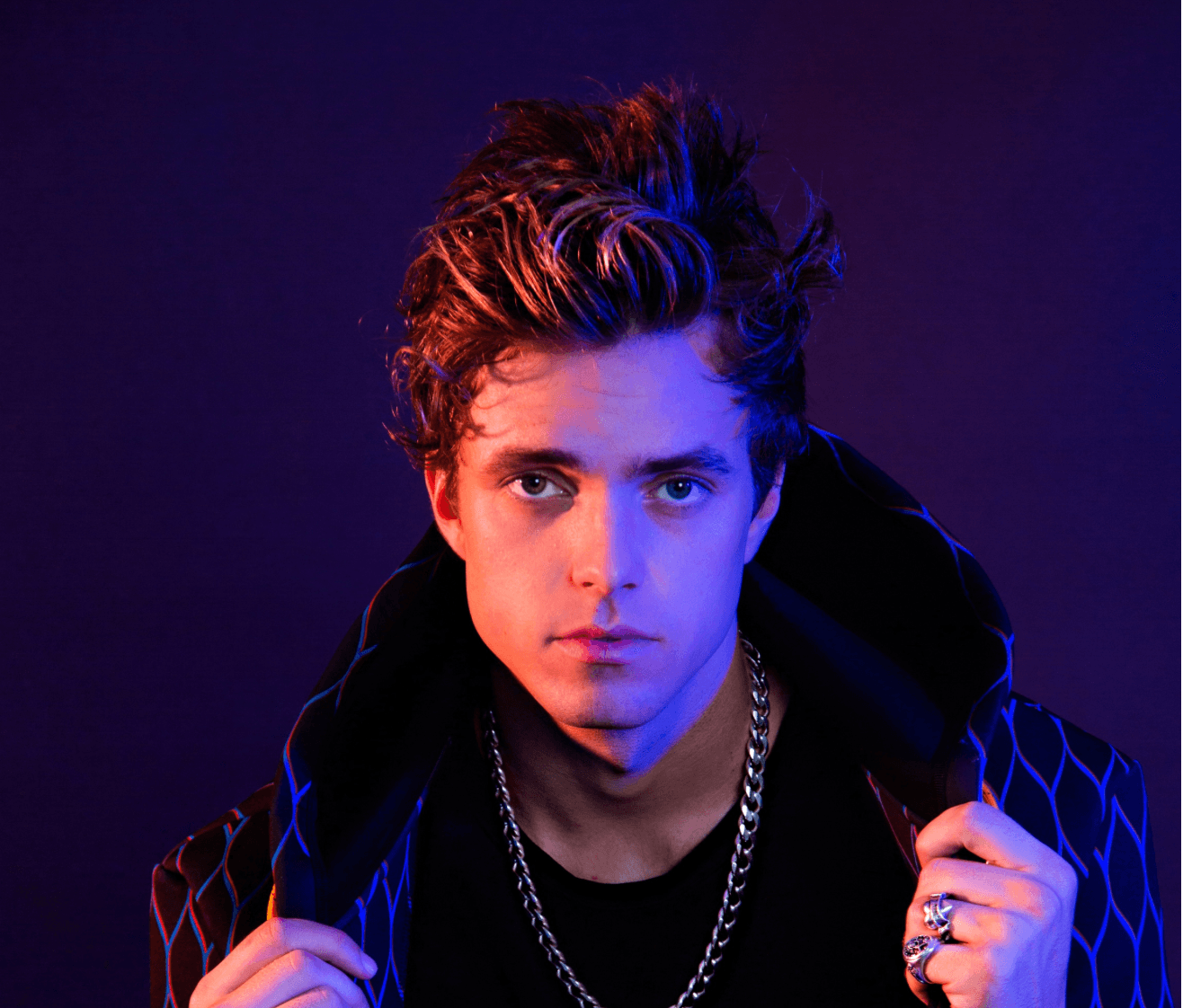 Trevis Brendmoe is one of the hottest up-and-coming artists right now. He combines hip-hop and pop together so effortlessly and his songs are insanely catchy. We talked to Trevis about his upcoming album and how his sound has evolved. You just released Pretty Girls this month to kick off the new
