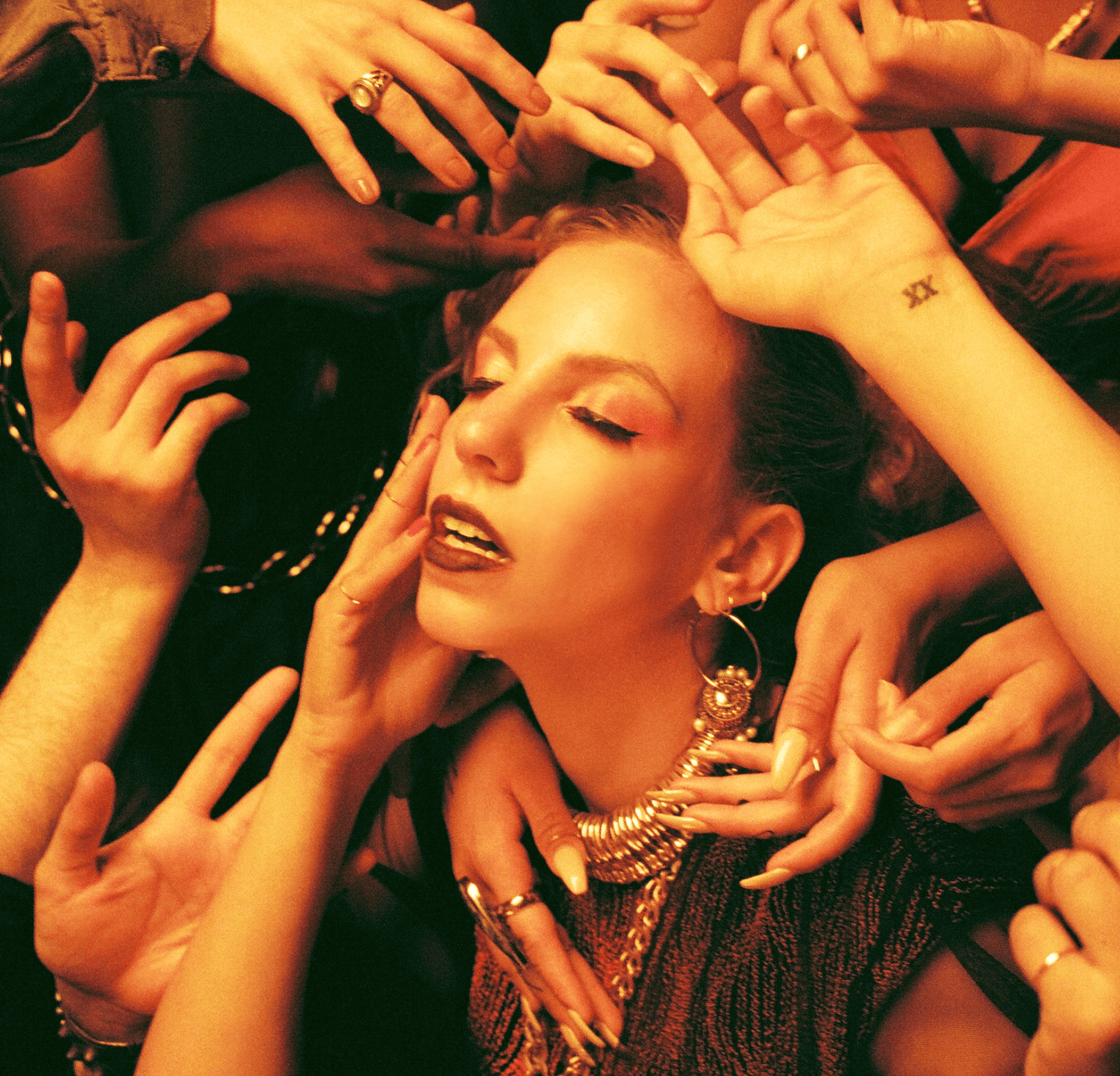 IYVES Returns With Stunning New Song “Gold”