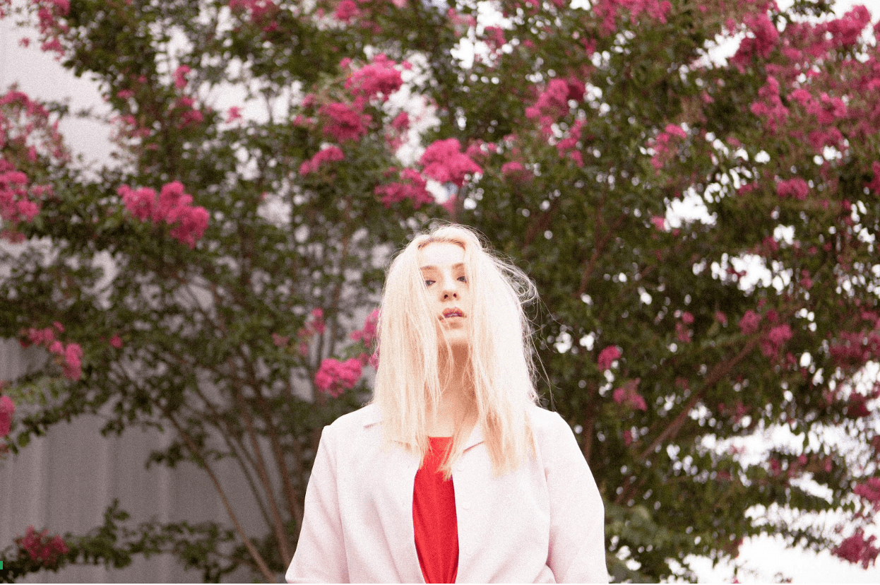 Svrcina signed her first publishing deal at 13 and it’s no surprise why this Nashville-based singer-songwriter has gotten over 22 million streams on her singles collectively. Her debut album just dropped and it’s incredible. She says, “Hearing Colour came together piece by piece and song by song.