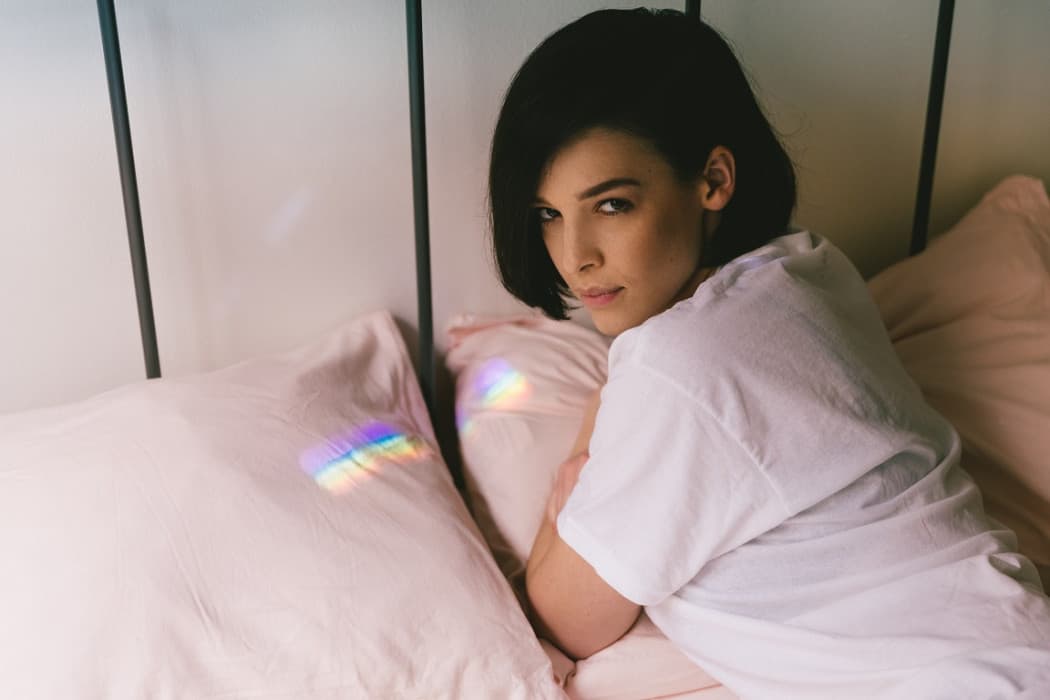 Erin Bowman is our queen of relatability, her new song “Apartment 101” is a capsule of a specific time in her life, we all have good and bad memories attached to certain places and for Erin, looking back on that place brought harsh reflection and healing. We talked to Erin about the song and her