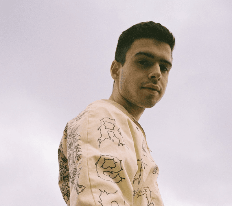 Rence just dropped his music video and single for “hate u btw.” Aside from the title for this track, his voice and the electro-pop feel of this song. His upbeat track is one you’ll want to keep on your radar as he preps for his tour with EDEN. Tell us the inspiration behind “hate u btw”? Rence: You