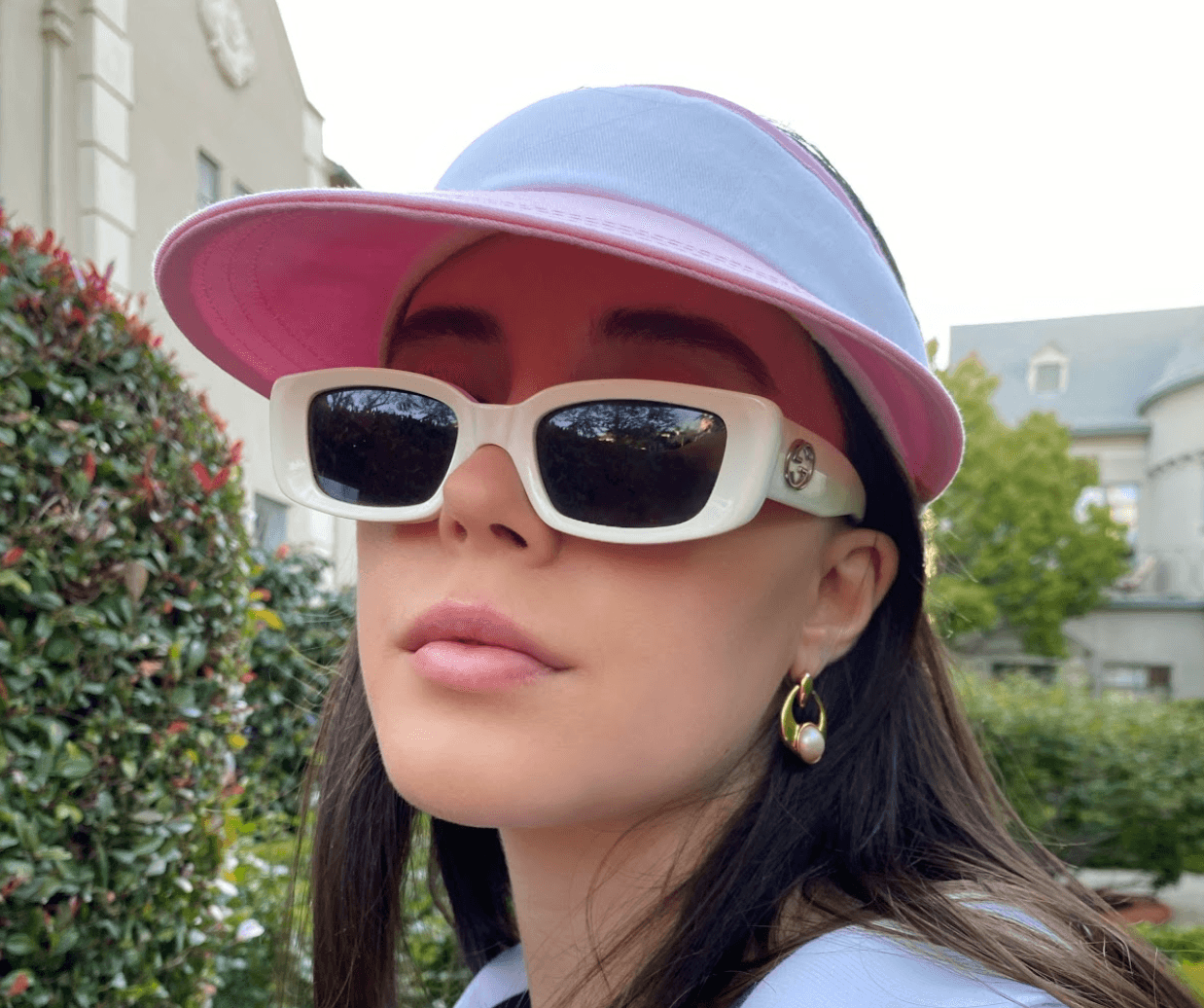 Pun intended, Emma Gatsby’s talent is INSANE. Gatsby was orphaned in her adolescence and bounced from negligent boarding schools to court-appointed custodians. After eventually emancipating herself at 16, she returned to rent the ‘Gatsby mansion,’ she was raised on earning her pseudo-surname from