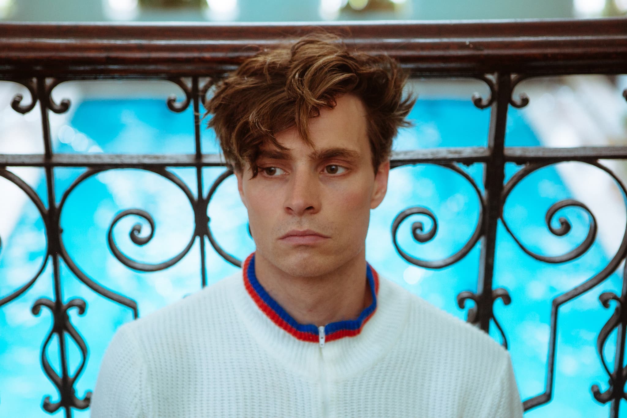 Spencer Sutherland’s signature alt-pop sound is unforgettable, it’s somehow soothing and danceable at the same time. We talked to the quickly up-and-coming artist about sliding into DMs, his song “Help,” and the first thing he’s doing when the stay-at-home order is lifted. How did you get started