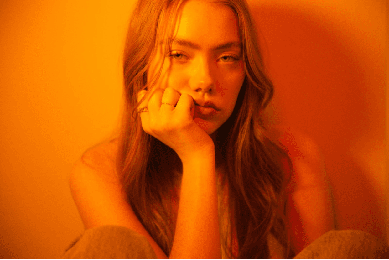 Kate Lynn’s talent is unstoppable. Her track, was not only recorded in two takes but cowritten with Daniella Mason who’s worked with the likes of Nick Jonas. Her moody track, “Professional” is about putting others first before your own needs and feeling unworthy of love. This track is raw and it