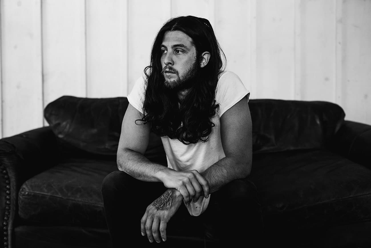 Tell me about the new album and the process behind your new album? Billy: I started being home after two weeks tour had stopped. I had never recorded myself on my own so I bought my own interface and recorded one acoustic song and shared it with my friend. He liked it, so I recorded a bunch more