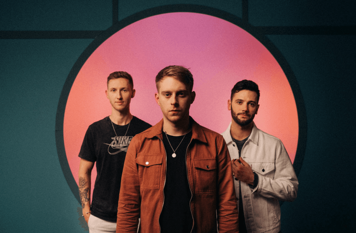 The group FLAWES is compiled of the members of the frontman JC Carruthers, drummer Josh Hussey and guitarist Freddie Edwards. The group formed about 5 years ago by a wave of chance and circumstance. The plan was to meet and start their own bands, but after one session their chemistry was inevitable