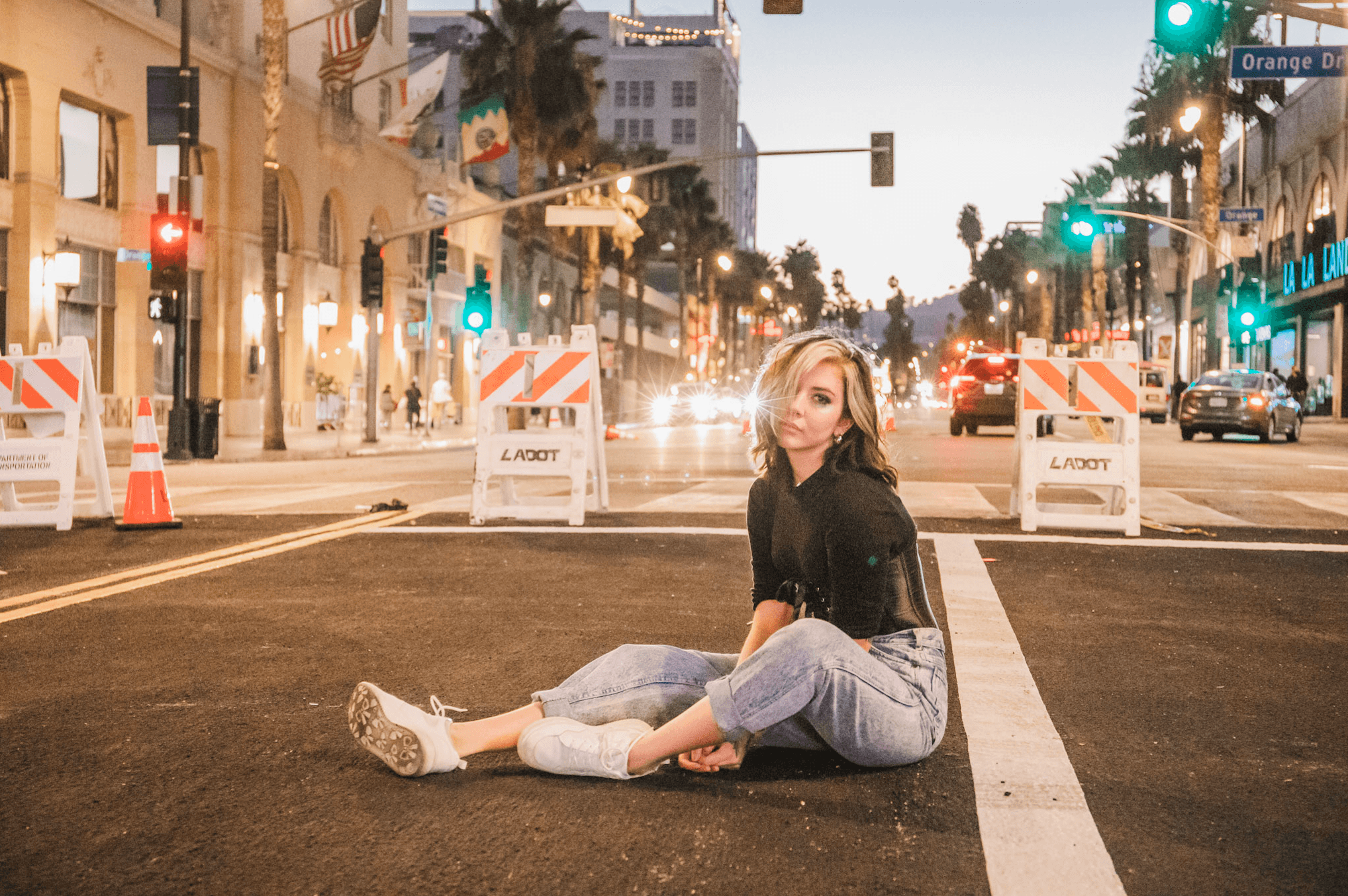 If you have not yet heard of her, KiNG MALA is an alternative pop singer/songwriter who hails from Los Angeles. Her moody and sultry vocals, as well as emotional lyrics, have garnered much attention. Her recent single, “If I Try to Find You” is a reflective and honest look into the singer’s mind,