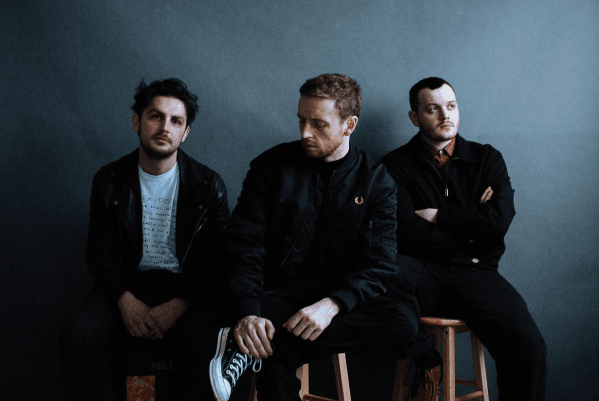 newfamiliar is making a name for themselves, their light vocals and effervescent melodies are accented with vulnerable, honest lyrics. They’re definitely a band that needs to be on your radar. We talked to them about how they got their start, their songwriting process, and what’s next. How did you