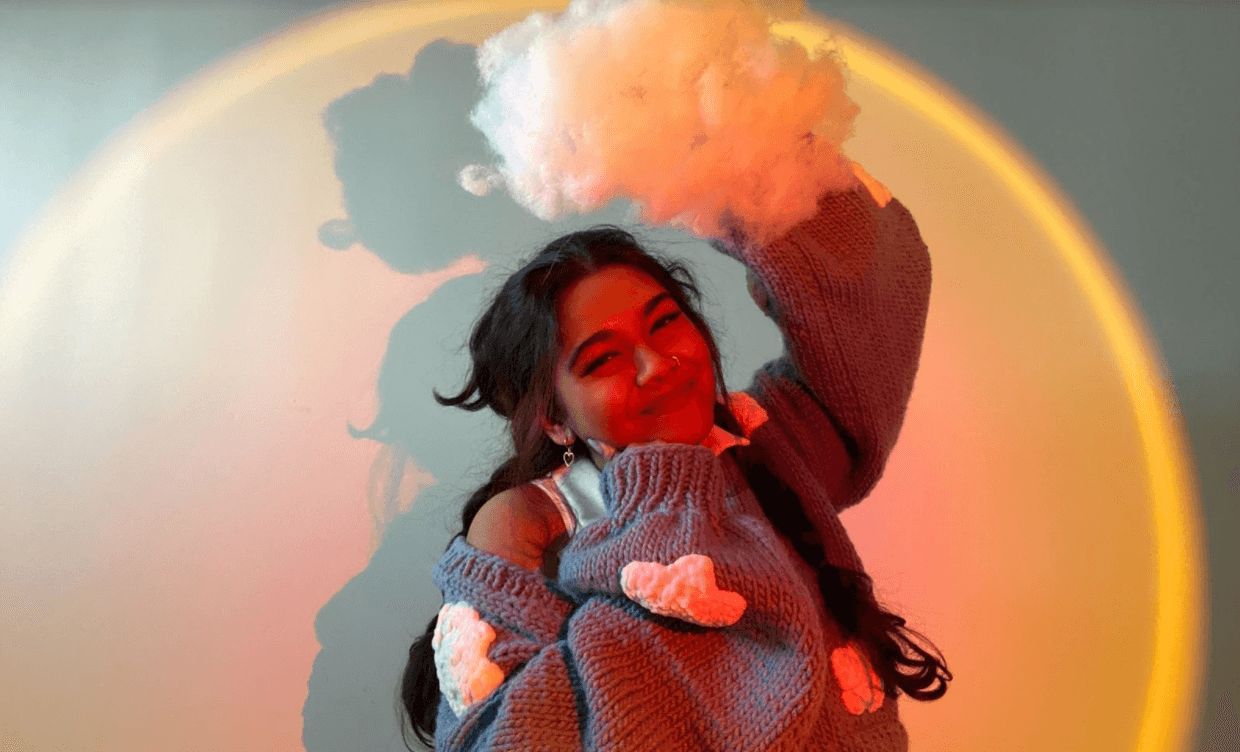 Paravi is AN ABSOLUTE GEM. I started seeing her covers on my for you page earlier this summer so when I found out I got to talk to her, I literally screamed! If you haven’t seen her stuff you’re really missing out. Between her covers and her own TikTok sounds going viral, she’s one to watch. We’re