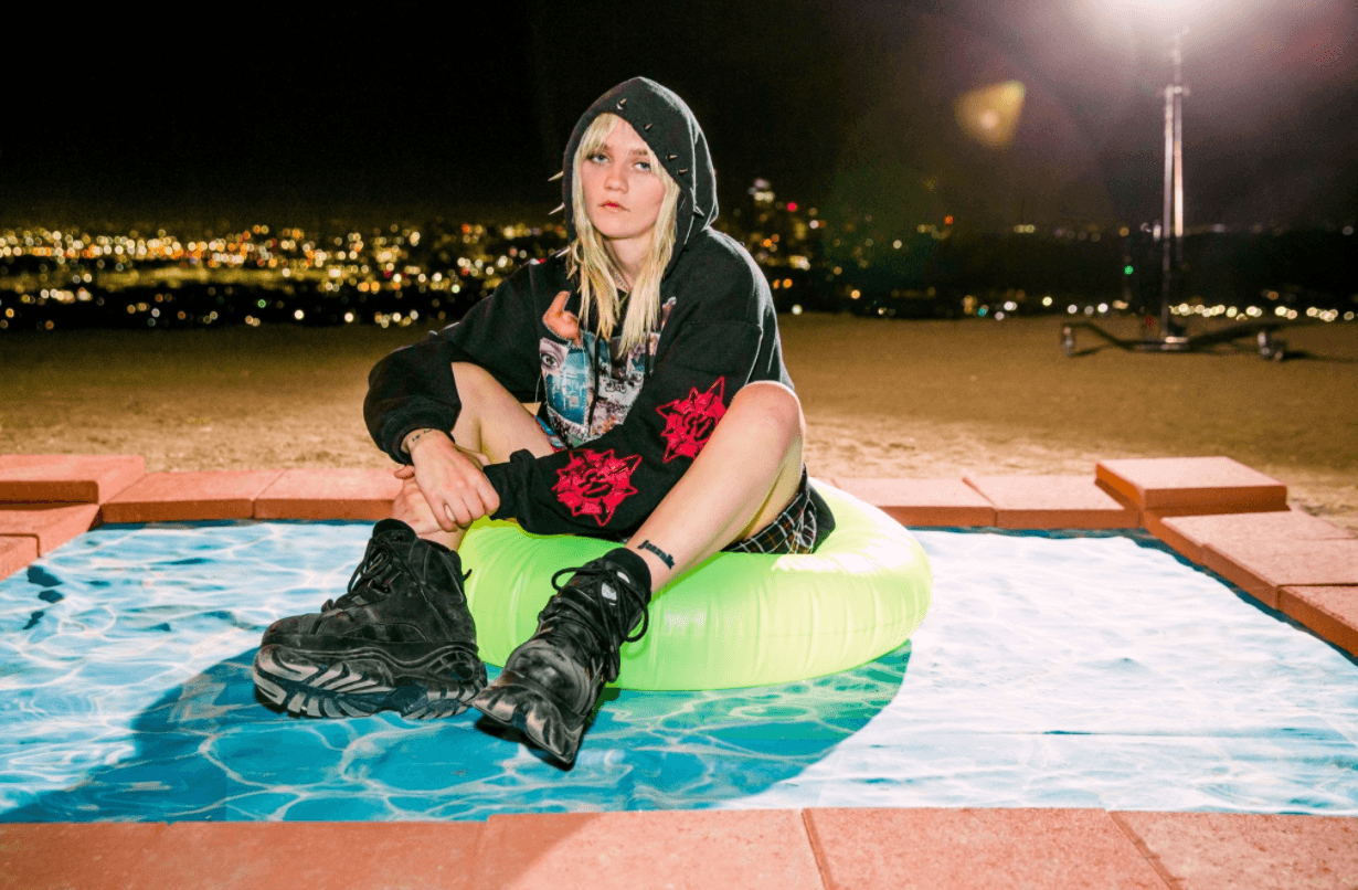 I ADORE Carlie Hanson. Seeing her transform through the years and through various stages of her music has been amazing – even as a bystander. I loved catching up with her on her latest projects and what she’s got planned for fans. She dropped her latest, “Off My Neck” teasing this era and her debut