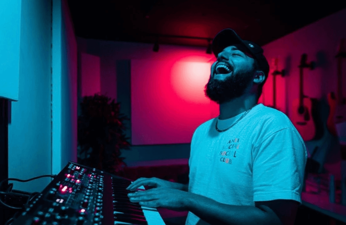 Roy Lenzo is in a league of his own. As a self-taught producing mogul, he collaborated on one of the most pivotal albums last year. If you were thinking Lil Nas X’s MONTERO, you’d be right. While MONTERO did not win a Grammy, it’s safe to say that this music did what it needed to do – which was be