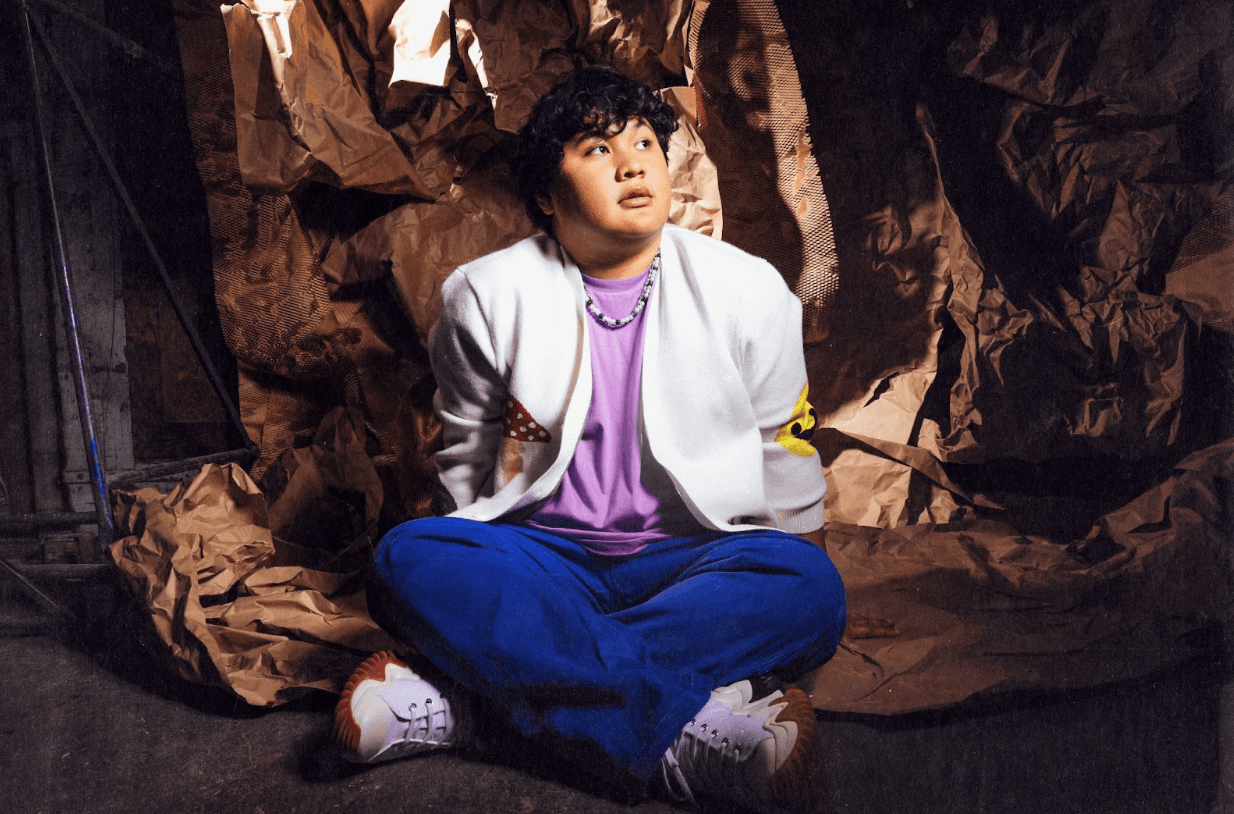 Hailing from Jakarta, meet your latest pop sensation Francis Karel. If you’ve been discovering new music on TikTok like I have, you probably have seen him come across your for you page. We got to chat with him about virality and his journey into music. Tell us how you decided to start curating