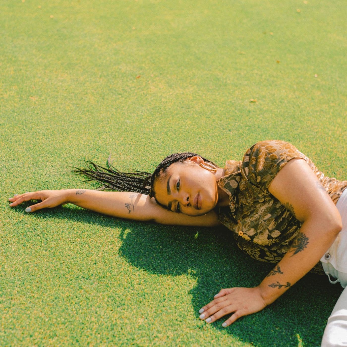 I’ve been a fan of Amber Ais for a while now, her honest lyrics and her emotional transparency hits hard. You truly feel like you’re talking to a good friend about your latest life updates. She has this ability to make her experiences feel so universal. We talked to her about her debut album and