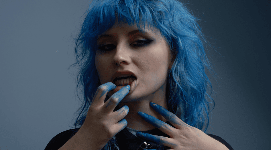 Morganne’s music bleeds sensuality, her voice is like honey dripping over lyrics that are cheeky but clever. Her new song with Maryze “Langue” is the perfect example of her brand of pop, it’s a little dark, a little edgy, and get’s stuck in your head immediately. We talked to Morganne about her