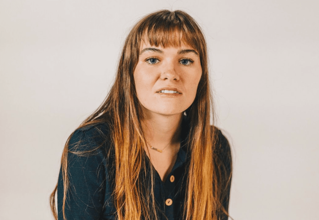 Grace Kuraska’s delicate vocals and poetic lyrics flow together so perfectly, her new song “mosters” details a toxic relationship in a way that feels so relatable. We talked to her about how she stays motivated and her current obsession How did you get started in music? Grace: I actually wanted to